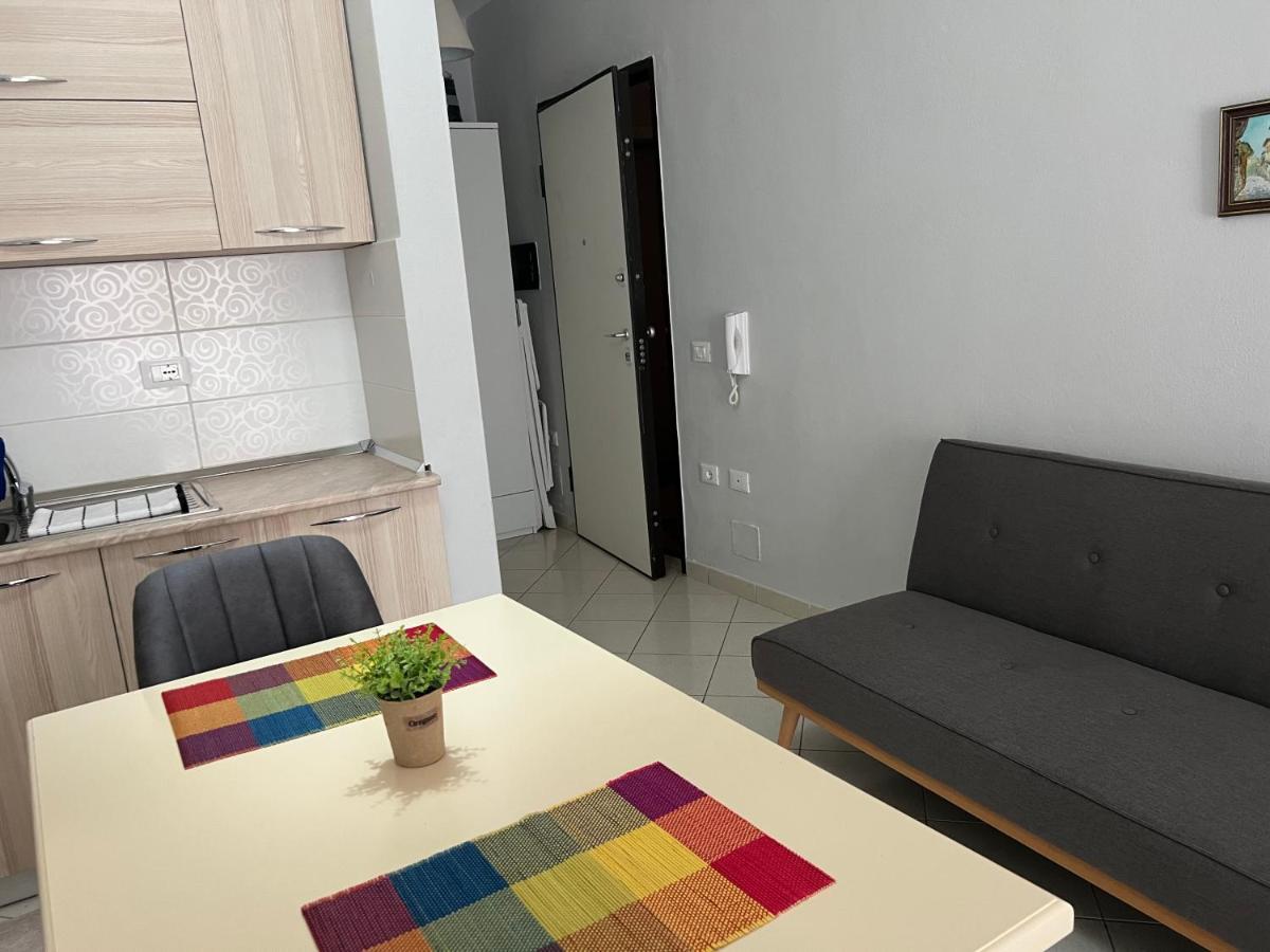 Emi Sol Apartment Vlorë エクステリア 写真